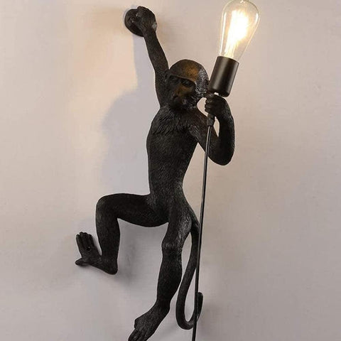 Moderne hars creatieve kunst aap wandlamp, tafellamp, kroonluchter, vloerlamp, geschikt voor loft interieurdecoratie, slaapkamers, studeerkamers, bars, winkels, enz. (zwart-rechte wandlamp) zonder lampen
