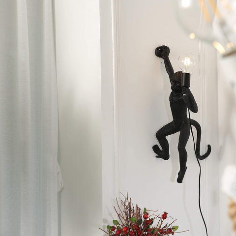 Moderne hars creatieve kunst aap wandlamp, tafellamp, kroonluchter, vloerlamp, geschikt voor loft interieurdecoratie, slaapkamers, studeerkamers, bars, winkels, enz. (zwart-rechte wandlamp) zonder lampen