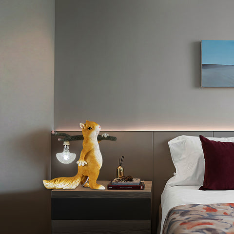 Bureaulamp, creatieve cartoon dier eekhoorn vorm hars LED-bedlampje