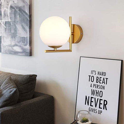 LED-wandlamp, moderne wandbollamp glas witte bolschaduw metalen wandlamp binnenwandspots voor slaapkamer gang keukentrap. (Zonder lamp)