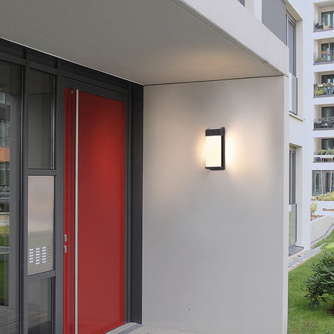 Wandlamp op zonne-energie, wandlamp van metaal, zwarte lamp op zonne-energie met lichtregeling